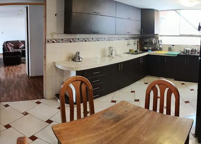 Skyline View 7th Floor, Stairs Only - 7mo Piso Solo Gradas Sin Elevador- アパート *
