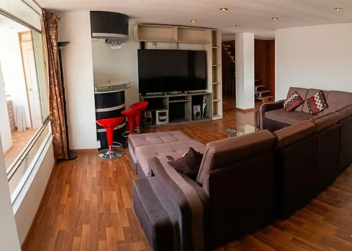 Skyline View 7th Floor, Stairs Only - 7mo Piso Solo Gradas Sin Elevador- *